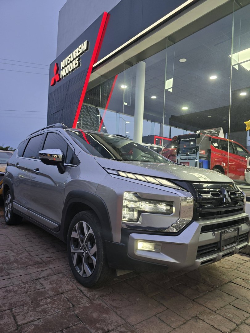 Anuncio de Emmanuelle Zavaleta Asesor Mitsubishi Oaxaca: auto